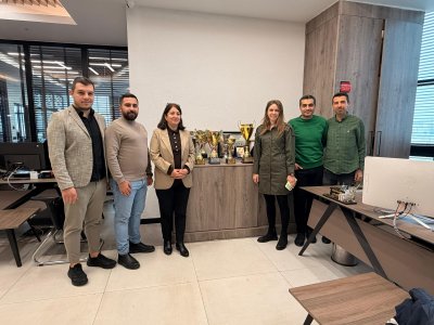 ŞUBE YÖNETİM KURULU OLARAK, ANEL ELEKTROTEKNİK YÖNETİM KURULU ÜYESİ, DEĞERLİ MESLEKTAŞIMIZ BETÜL ANNAÇ BAYRAM VE KIYMETLİ MESLEKTAŞLARIMIZI ZİYARET EDEREK YENİ İŞ YERLERİNİN HAYIRLI OLMASINI DİLEDİK.