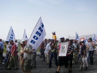 EMEK VE DEMOKRASİ MİTİNGİNDE ONBİNLER "12 EYLÜL DÜZENİNE SON" DEDİ