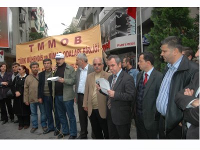 TMMOB, KRİZE, AKP'YE, GERİCİLİĞE, NEOLİBERALİZME, IRKÇILIĞA KARŞI SOKAKTA SÖZÜNÜ SÖYLEDİ