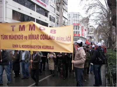 KAPİTALİZMİN KRİZİNE, AKP'NİN KARANLIĞINA KARŞI EŞİT ÖZGÜR DEMOKRATİK TÜRKİYE İÇİN KİTLESEL BASIN AÇIKLAMASI YAPILDI