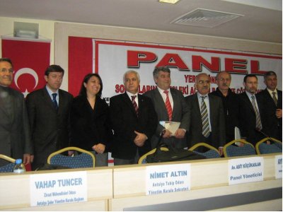 14 MART 2009 TARİHİNDE "KENT YÖNETİCİLERİNİ ARIYOR PLATFORMU"NUN DÜZENLEDİĞİ,"YEREL YÖNETİM SORUNLARINA MESLEKİ AÇIDAN BAKIŞ VE ÇÖZÜM ÖNERİLERİ" ADLI PANEL ANTALYA SERBEST MUHASEBECİ MALİ MÜŞAVİRLER ODASI'NDA YAPILDI.