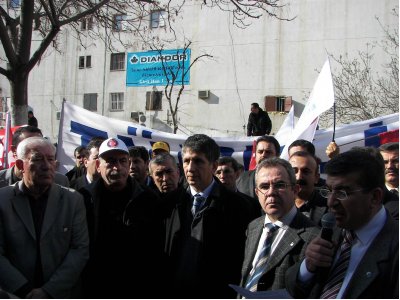 TEKEL İŞÇİLERİNE DESTEK BÜYÜYOR