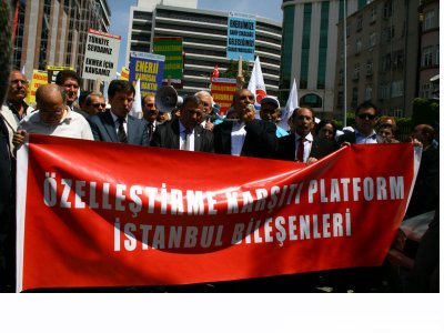 ÖKP İSTANBUL BASIN AÇIKLAMASI: ELEKTRİK ENERJİSİ ULUSAL KAYNAKLARA DAYALI BİR PLANLAMA İLE ELE ALINMALI VE KAMUSAL BİR ANLAYIŞLA HİZMET SUNULMADIR