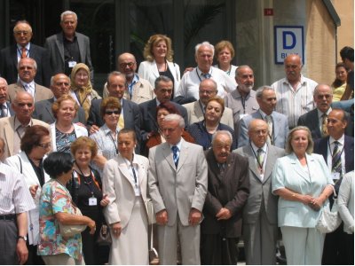 MESLEKTE 50. YILINI DOLDURAN YTÜ MEZUNU ÜYELERİMİZE PLAKET VERİLDİ