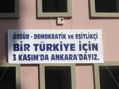 ÖZGÜR - DEMOKRATİK VE EŞİTLİKÇİ  BİR TÜRKİYE İÇİN 3 KASIMDA ANKARA DAYIZ