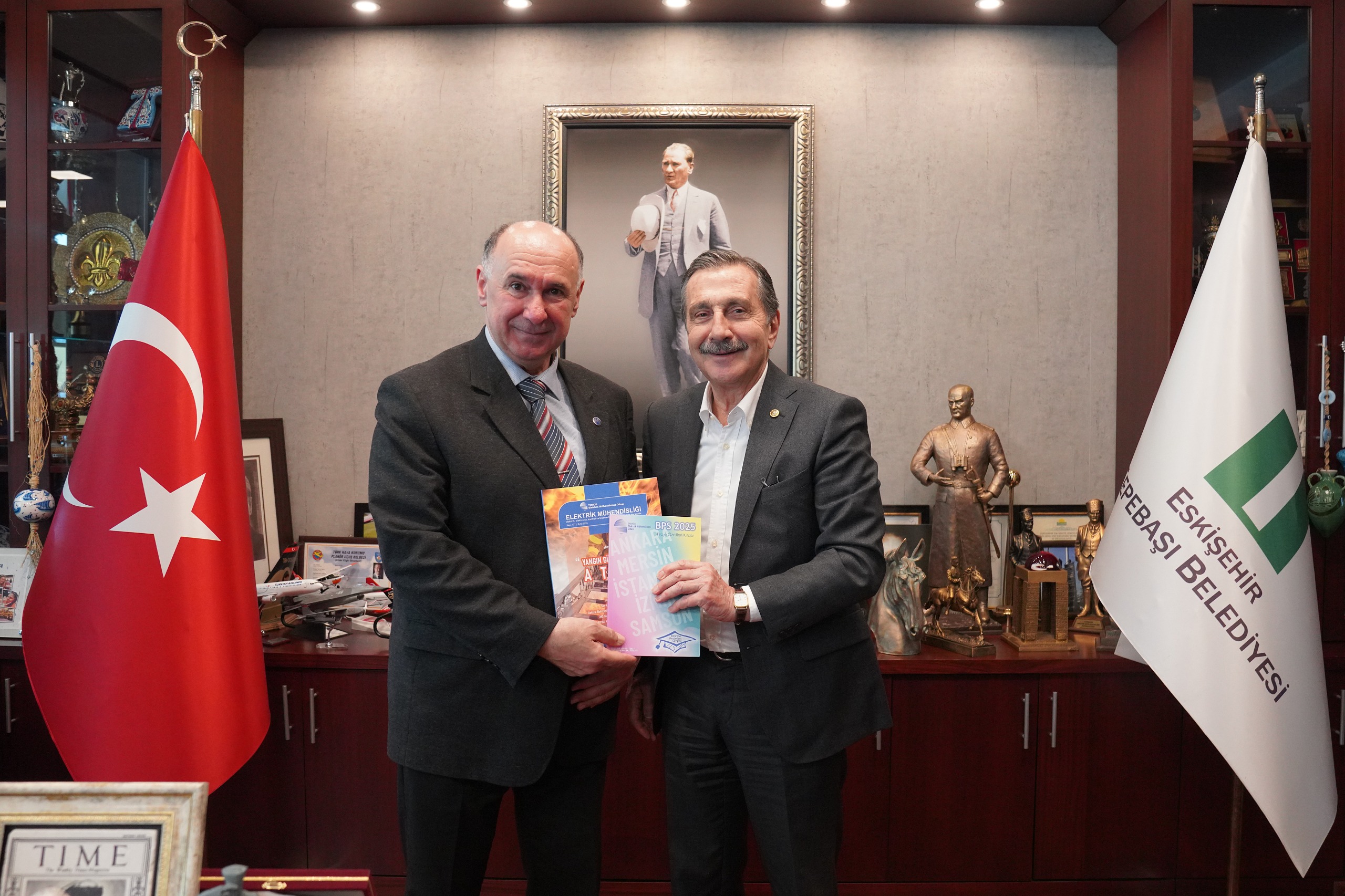 YÖNETİM KURULUMUZ TEPEBAŞI BELEDİYE BAŞKANI AHMET ATAÇ`I ZİYARET ETTİ !